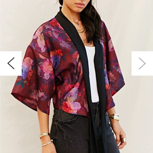 One & Only Other - Urban Outfitters Floral Black Women's Kimono